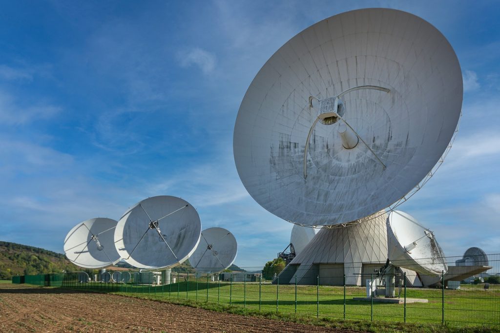 Antenas parabólicas gigantes